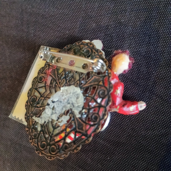 Charming Handmade Raggedy Ann Brooch - Picture 6 of 7